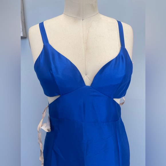 Fame and Partners Dress - Blue with strap and waist cut outs - Picture 3 of 6